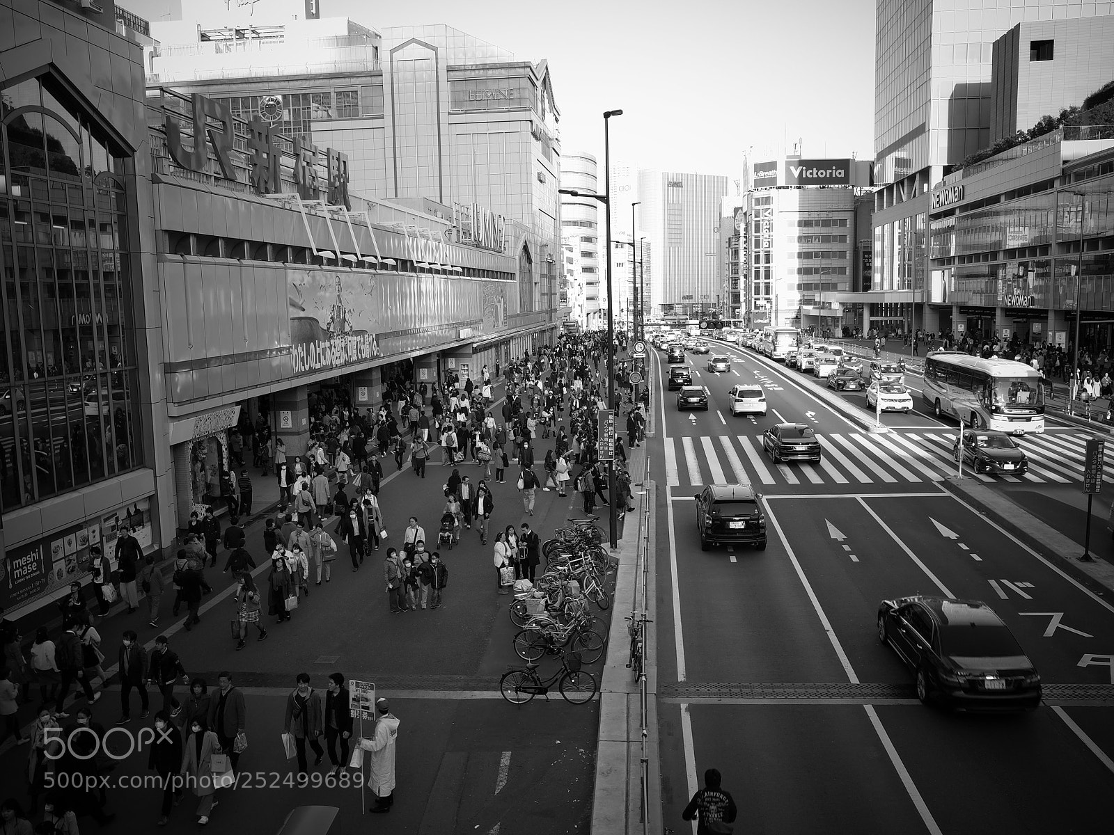 Ricoh GR II sample photo. Streets photography