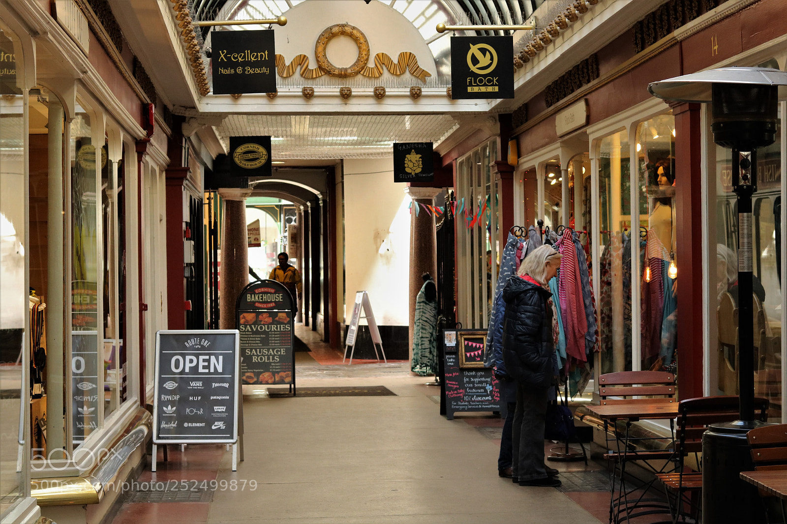 Canon EOS 750D (EOS Rebel T6i / EOS Kiss X8i) sample photo. Street life in bristol photography
