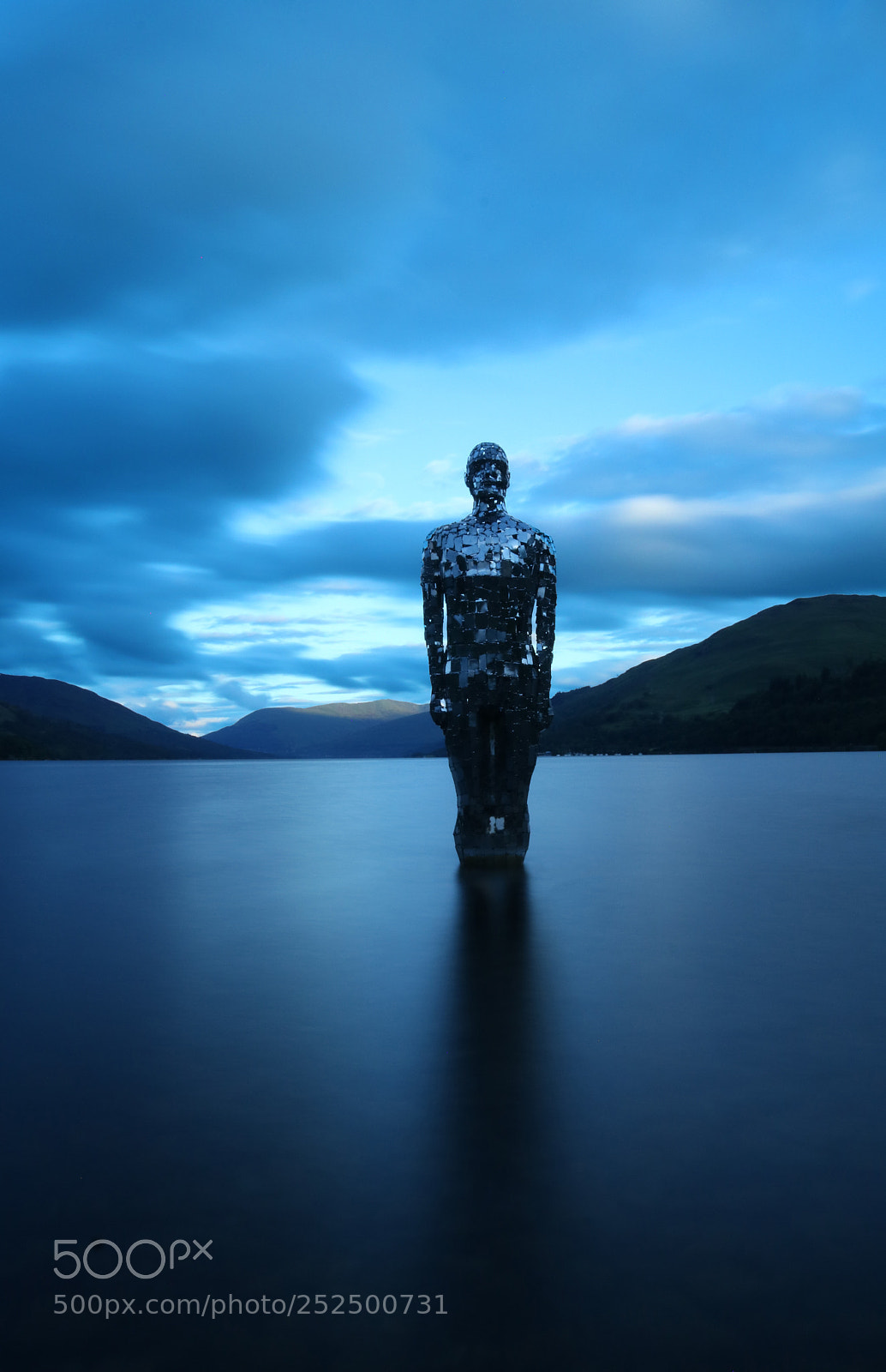 Canon EOS 750D (EOS Rebel T6i / EOS Kiss X8i) sample photo. Mirrored man of loch photography