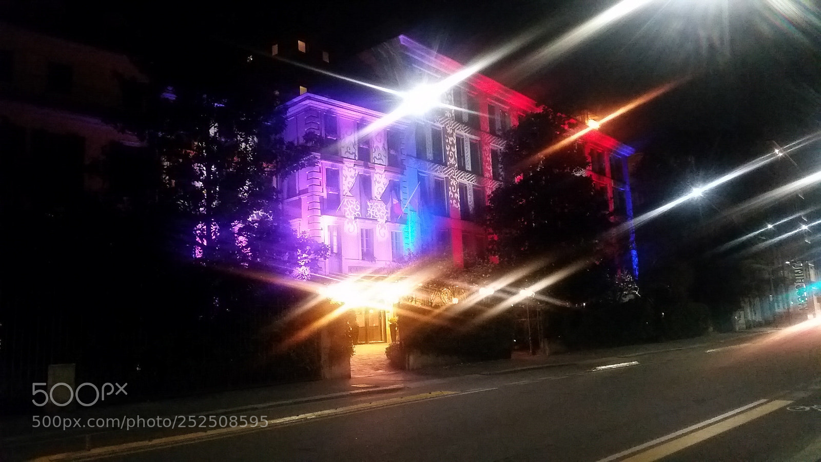 Samsung Galaxy S5 sample photo. Colours in the night photography