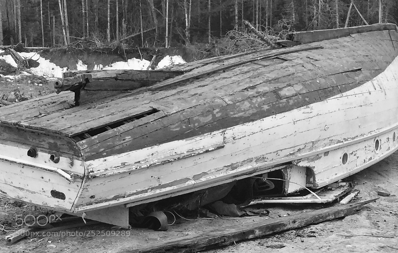 Apple iPhone 6 sample photo. An old rotten boat photography