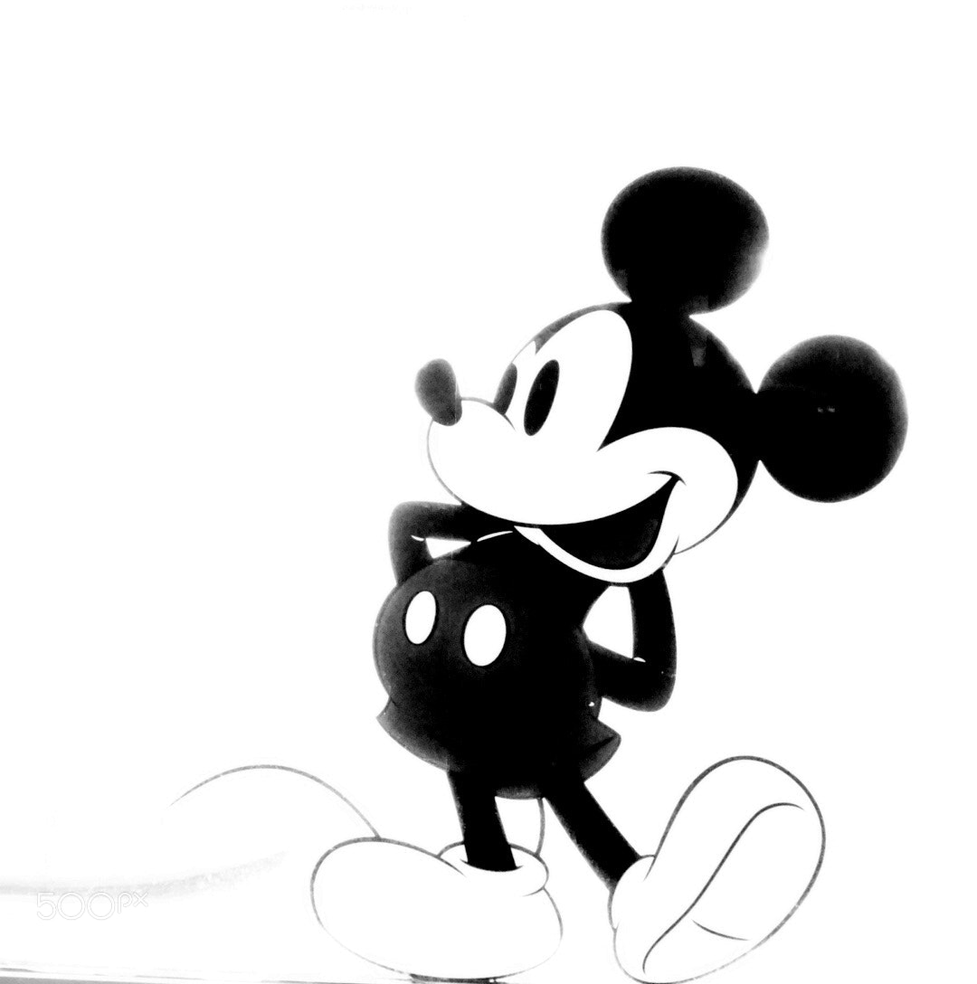 Sony DSC-HX90 sample photo. Mickey mouse photography