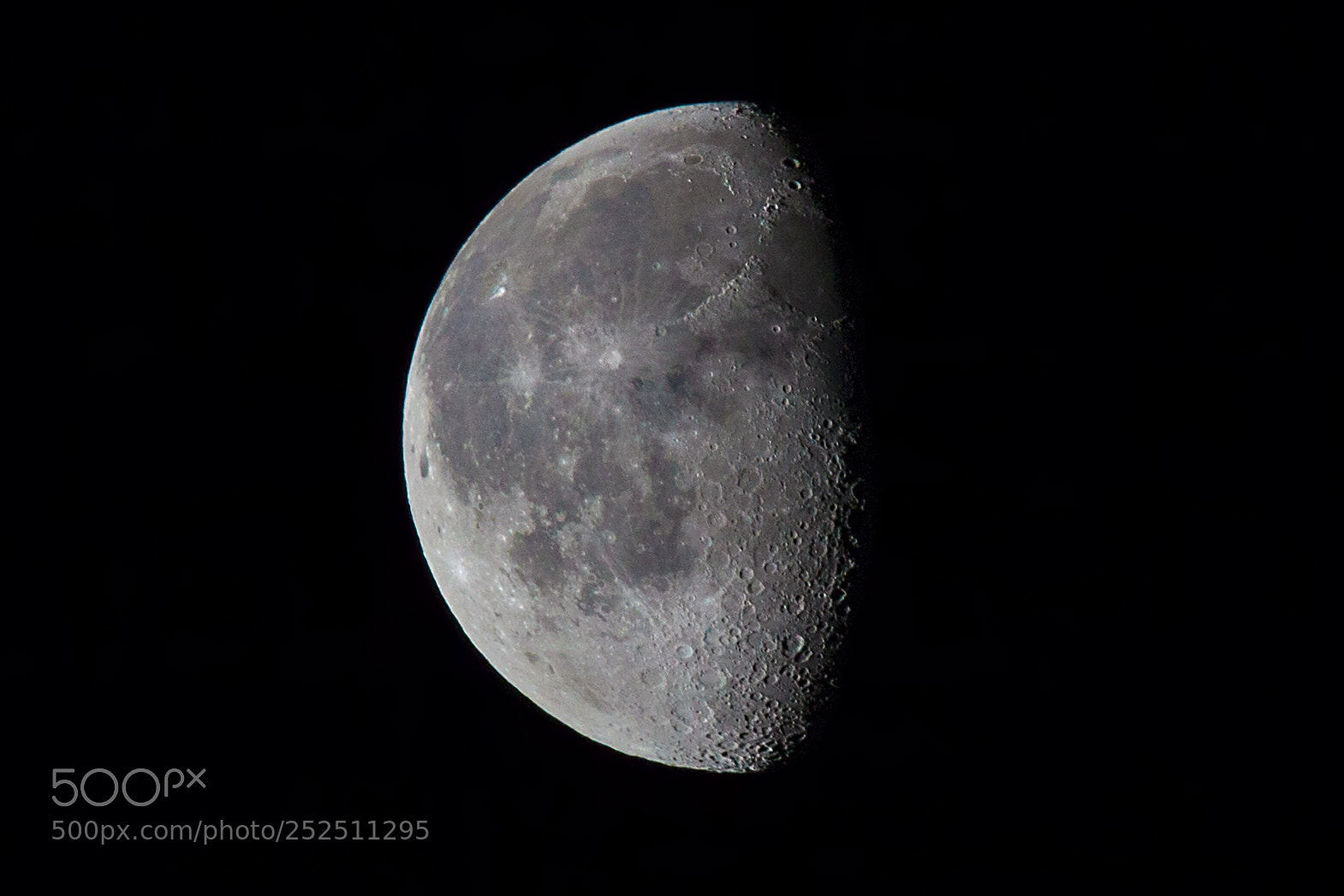 Canon EOS 5D Mark II sample photo. Waning gibbous photography