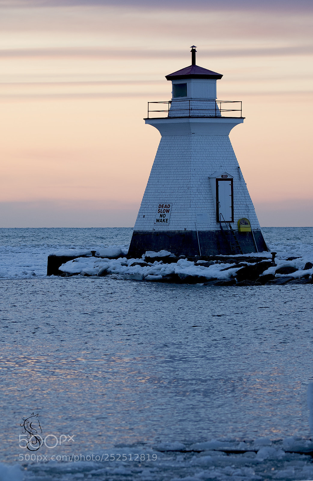 Canon EOS 7D Mark II sample photo. Southhampton large lighthouse photography