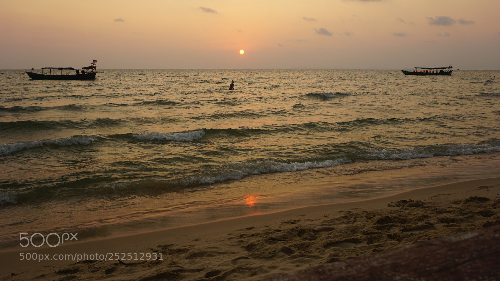 Sony a6000 sample photo. Sunset at otres beach photography