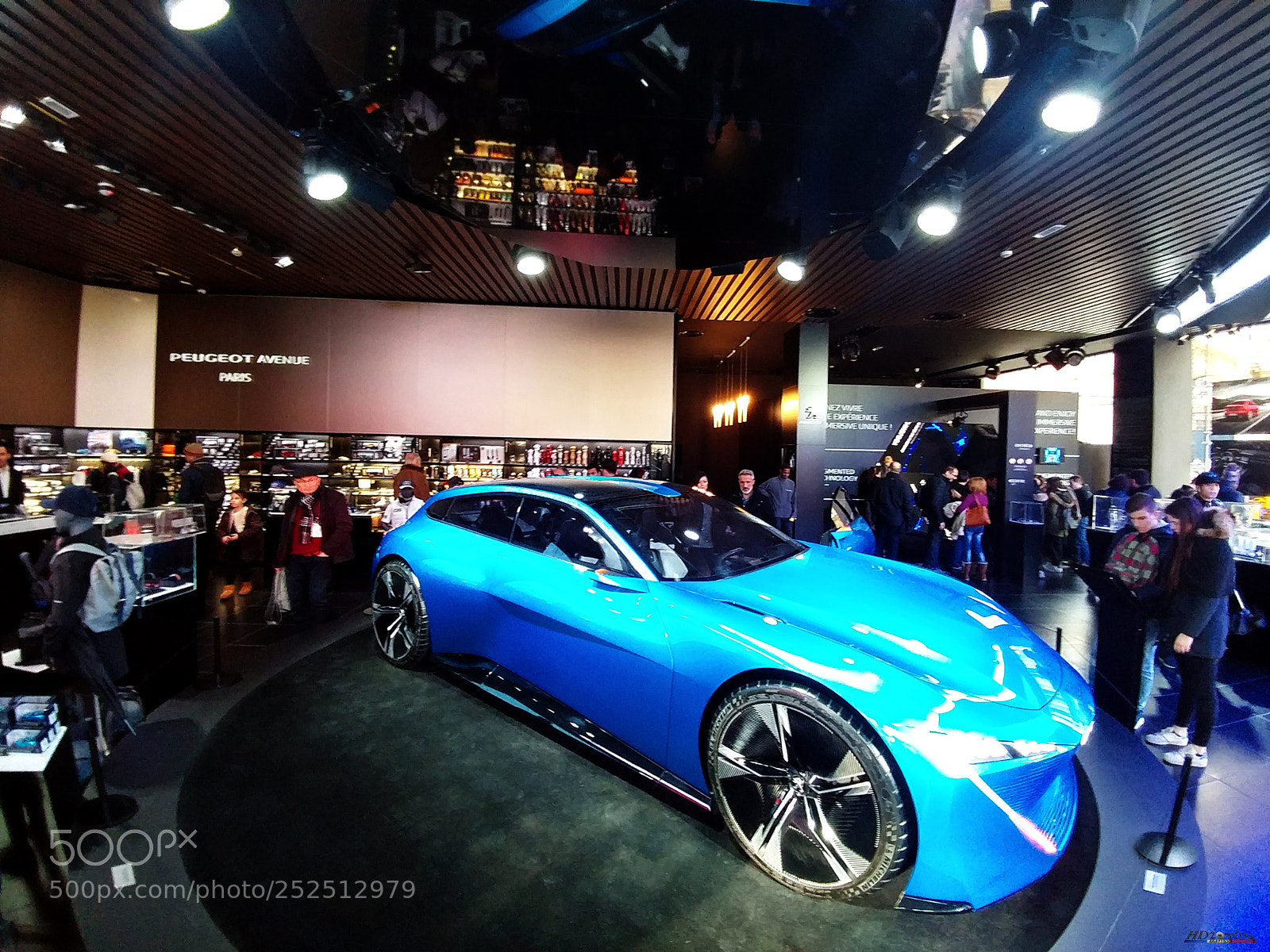 LG V20 sample photo. Peugeot instinct concept photography