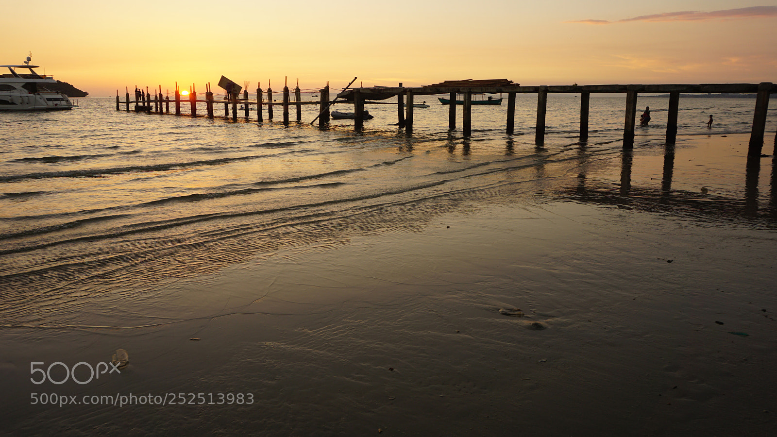 Sony a6000 sample photo. Wooden jetty in the photography