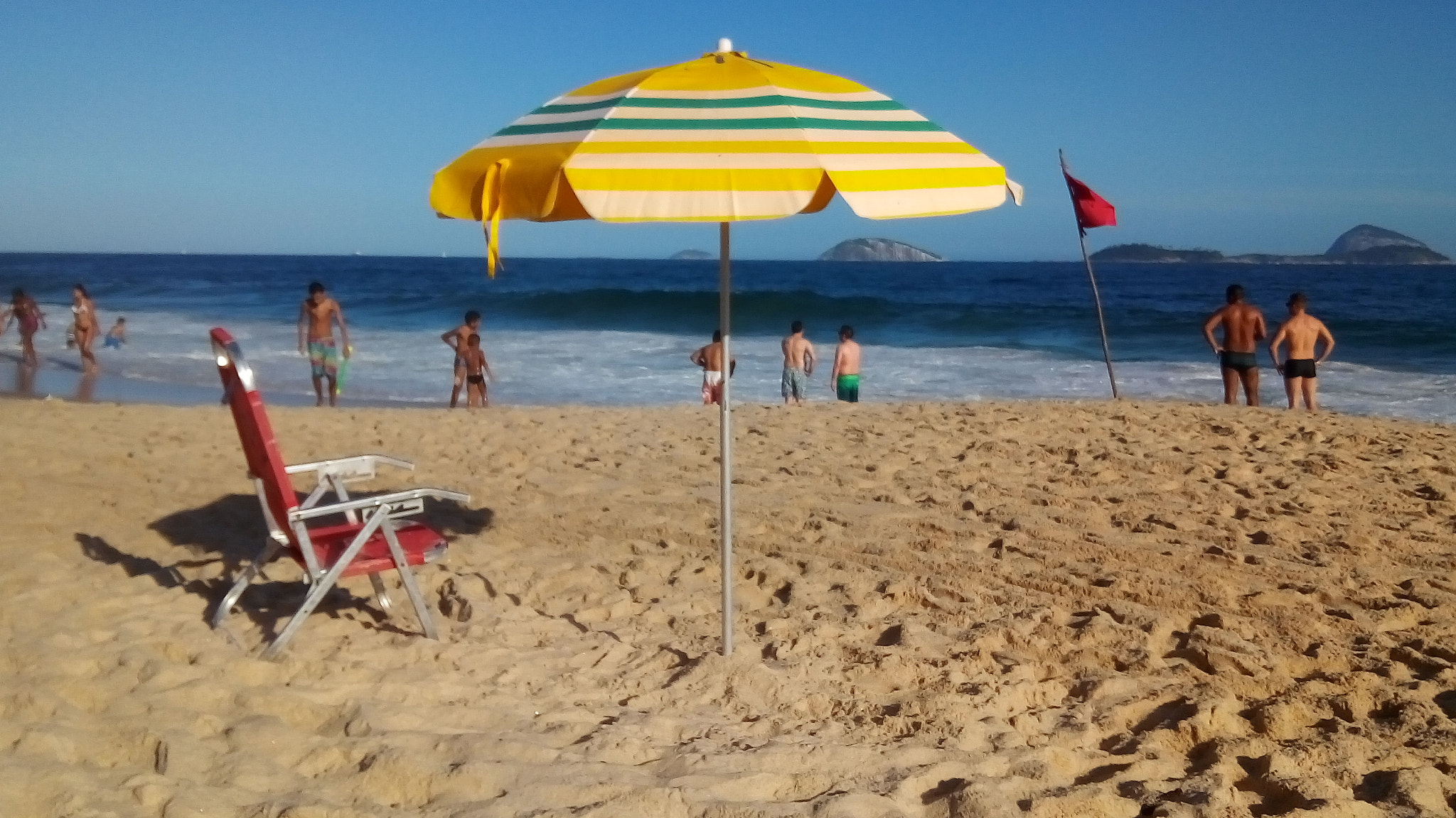 ASUS ZenFone 3 Max (ZC520TL) sample photo. Sombrinha e o mar photography