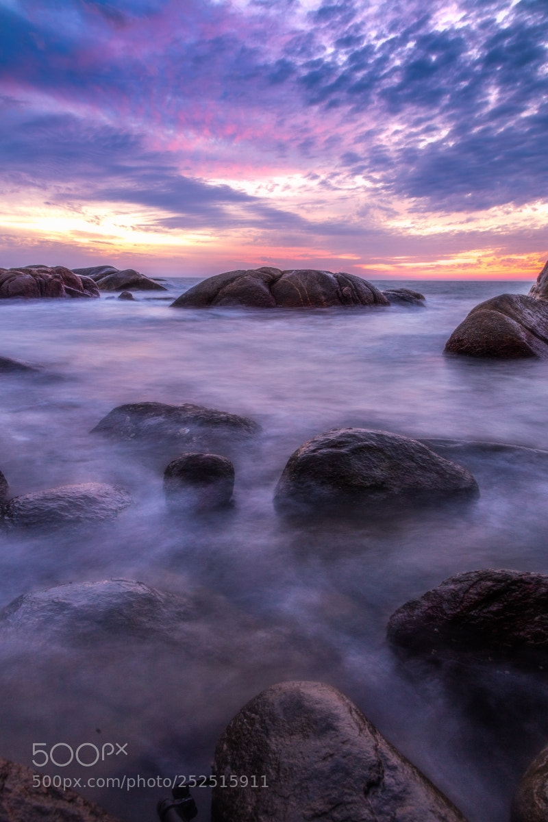 Canon EOS 5DS R sample photo. Skipping stones photography