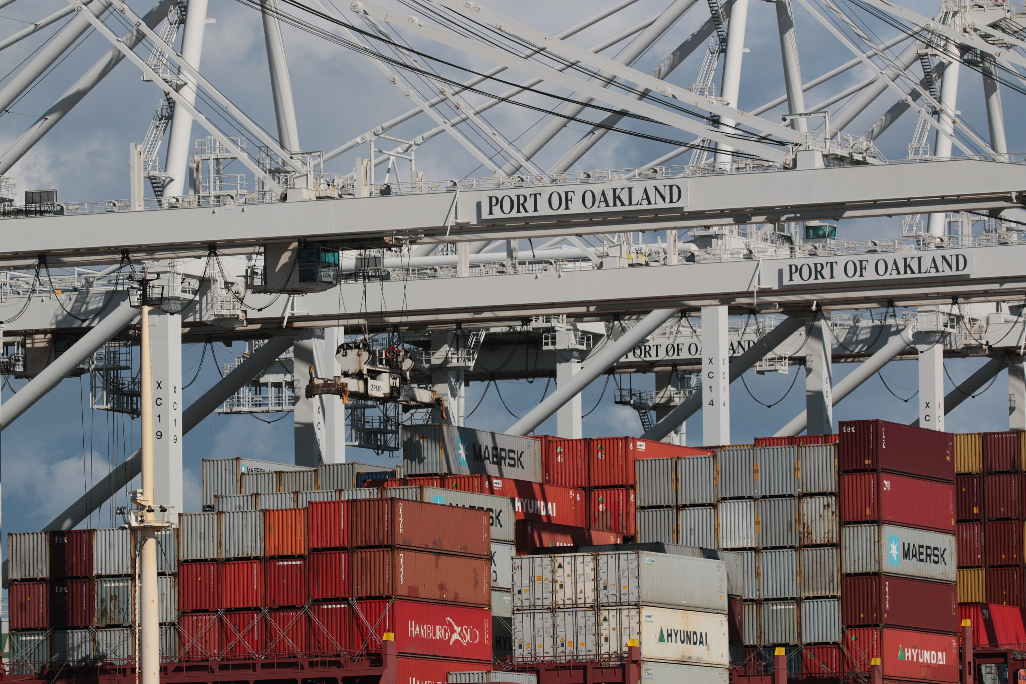 Canon EOS 70D sample photo. Harbor cranes photography