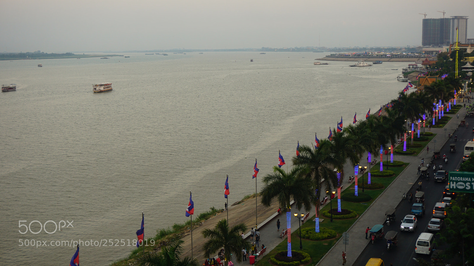 Sony a6000 sample photo. Phnom penh riverside photography