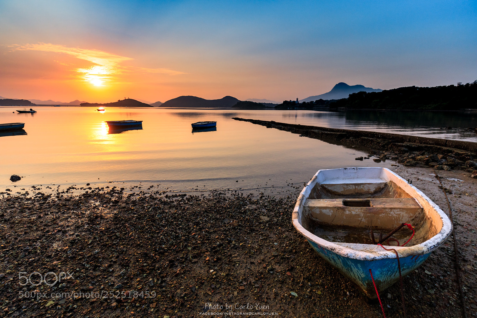 Canon EOS 5D Mark IV sample photo. Sunrise & boat photography
