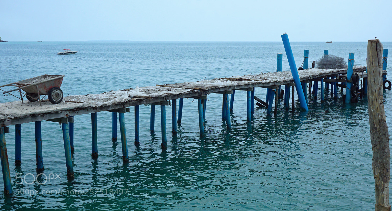 Sony a6000 sample photo. Rotten jetty photography