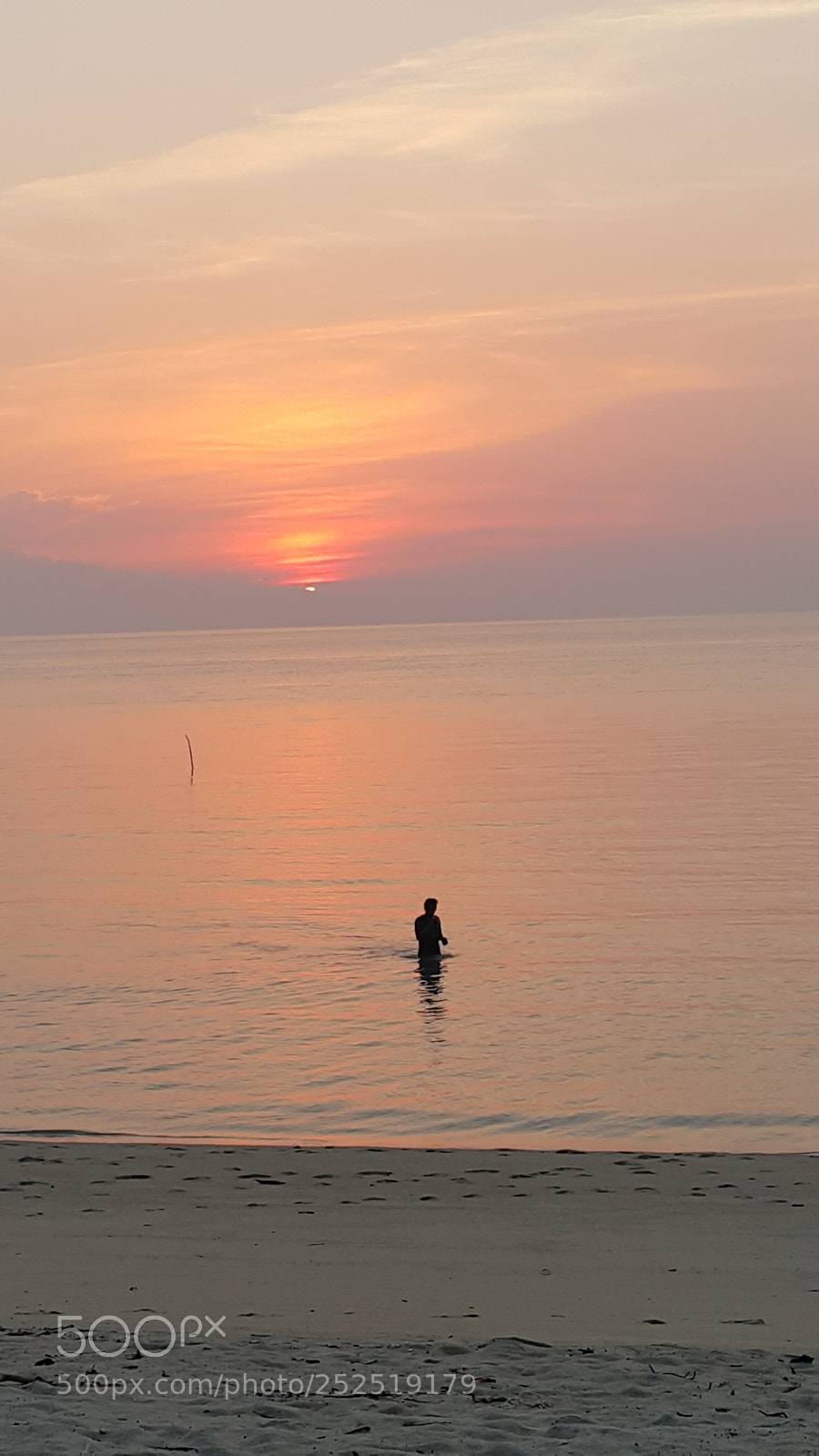 Samsung Galaxy Note4 sample photo. Alone in the sunset photography