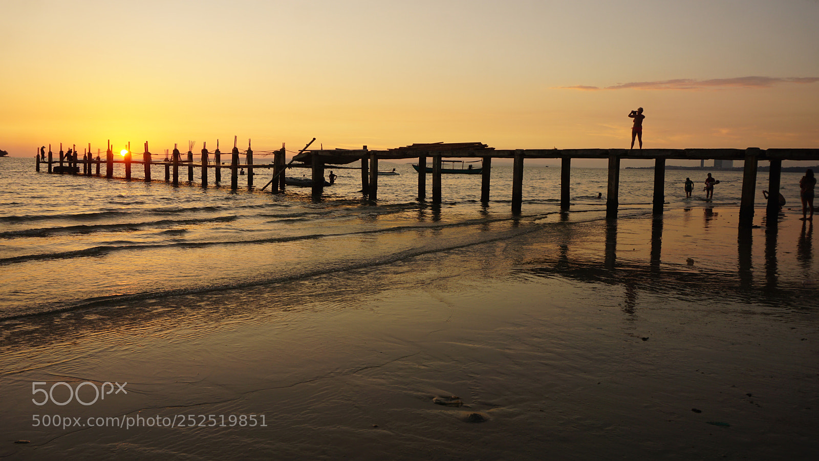 Sony a6000 sample photo. Wooden jetty in the photography