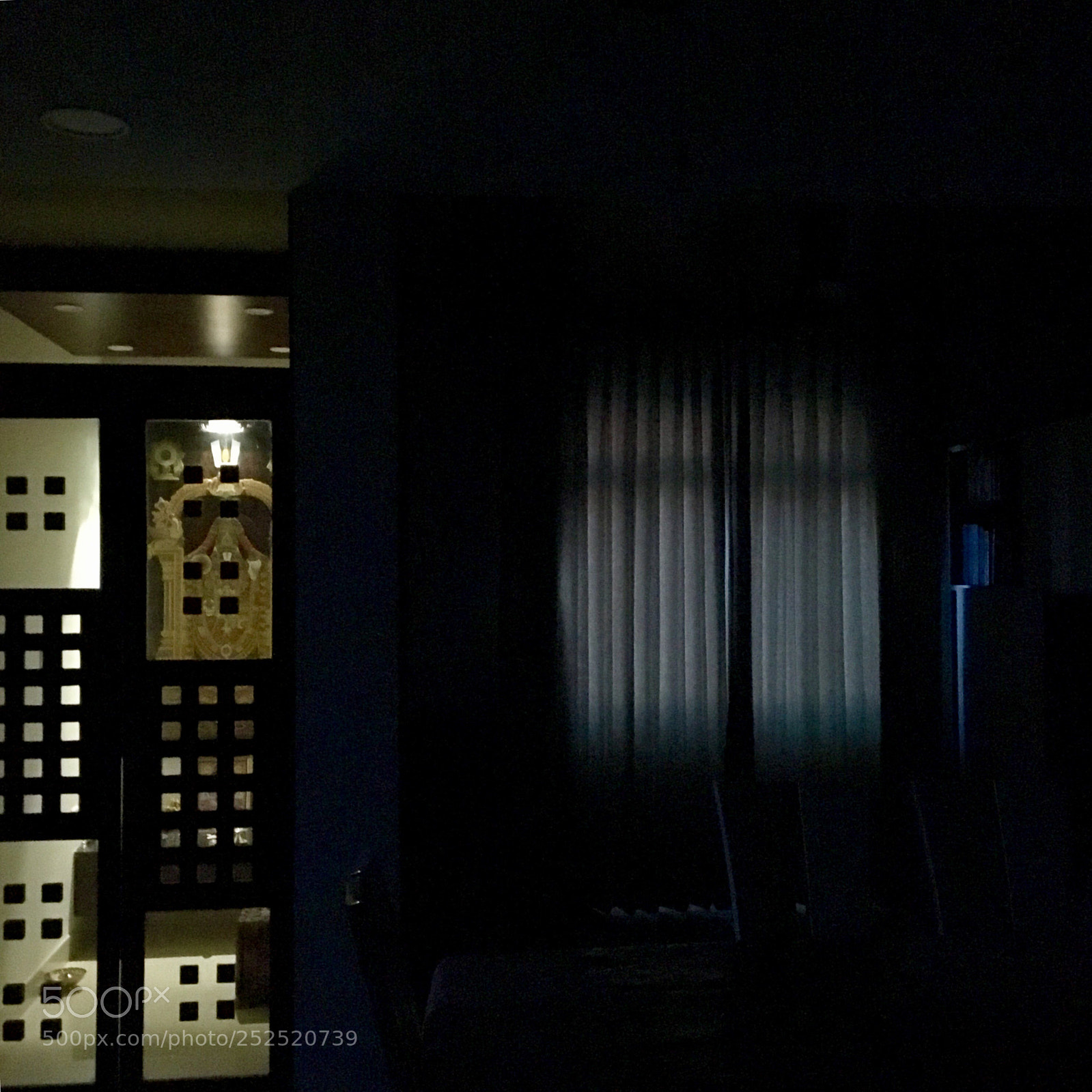 Apple iPhone 6s sample photo. Light source photography