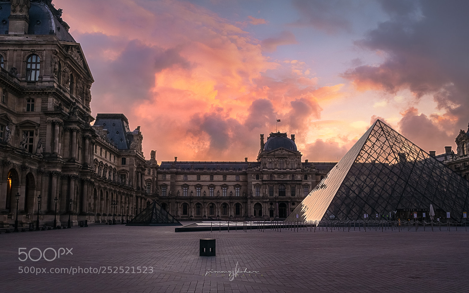 Canon EOS 80D sample photo. Morning at the louvre photography