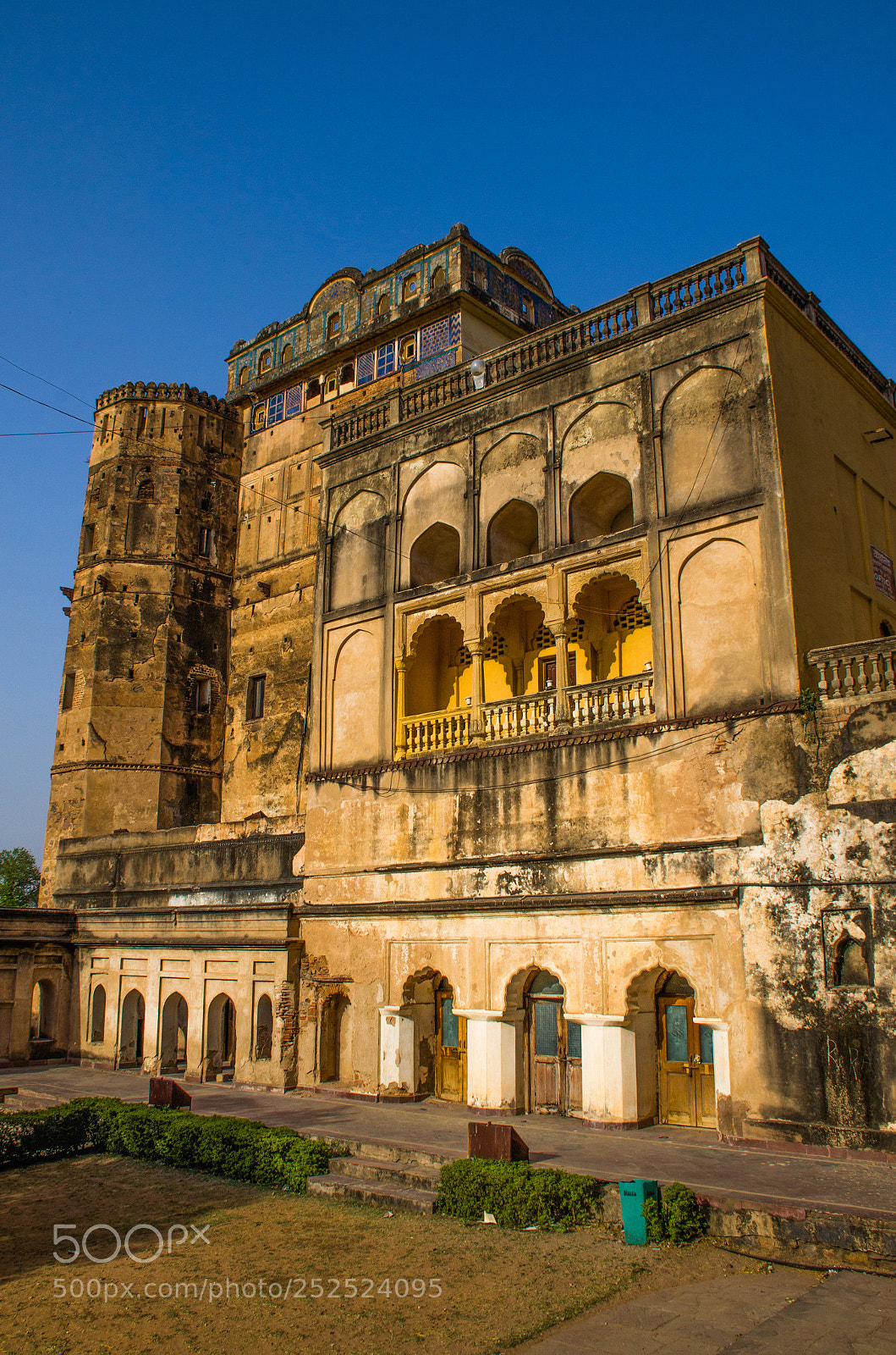 Nikon D7000 sample photo. Palace courtyard photography