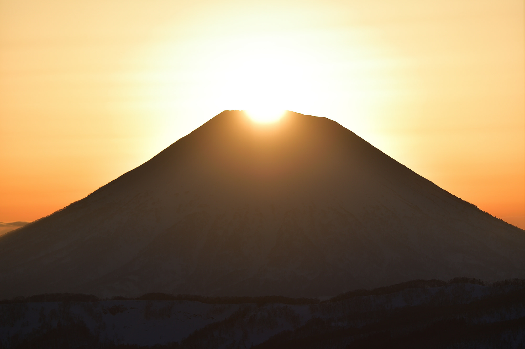 Nikon D5 sample photo. The sun shining on the summit photography