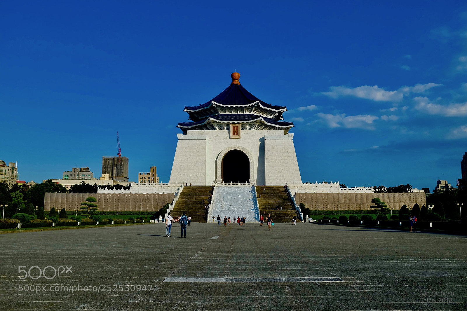 Fujifilm X100S sample photo. Chiang kai-shek memorial hall photography