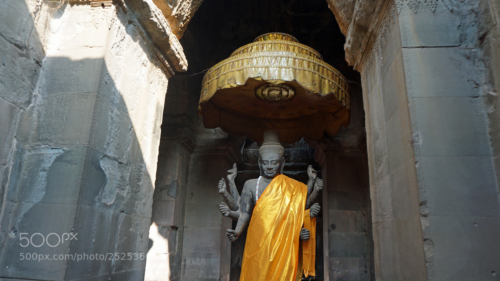 Sony a6000 sample photo. Buddha statue in angkor photography