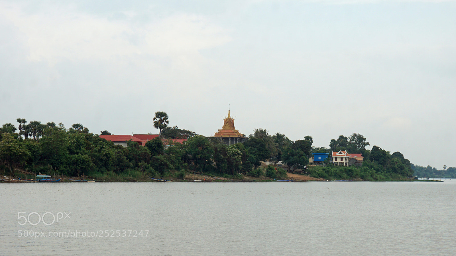 Sony a6000 sample photo. Temple at tonle sap photography