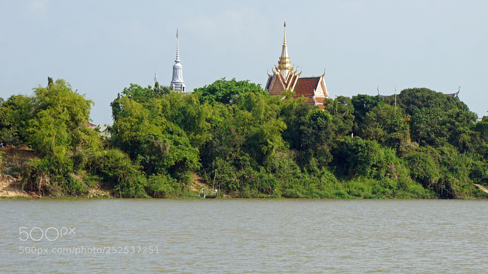 Sony a6000 sample photo. Temple at tonle sap photography