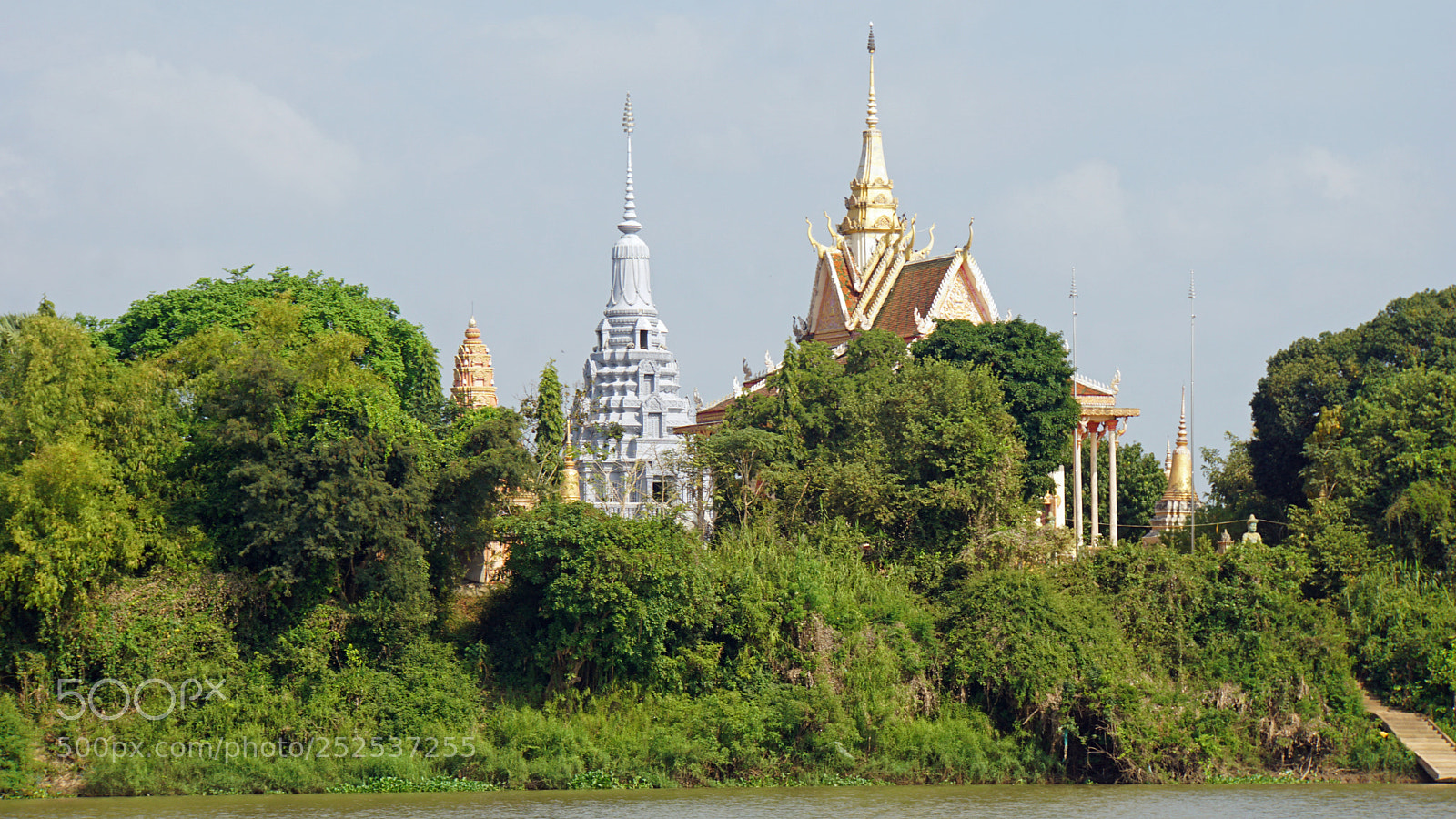 Sony a6000 sample photo. Temple at tonle sap photography