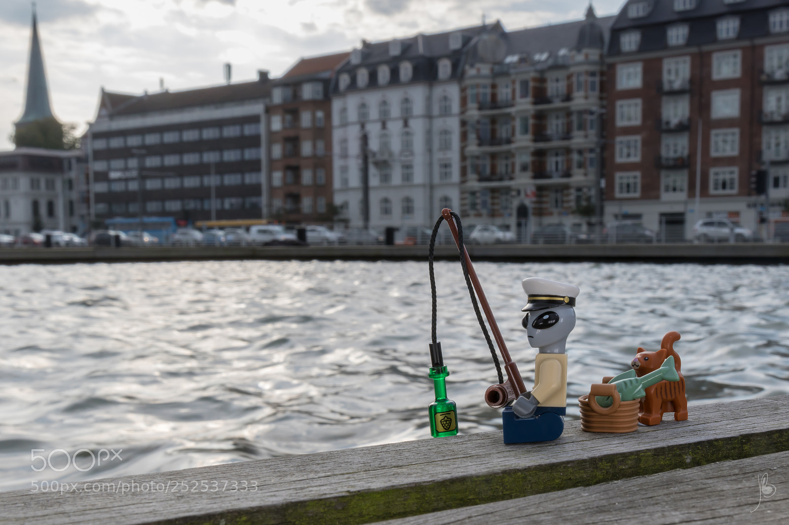 Canon EOS 7D Mark II sample photo. Fishing a bottle photography