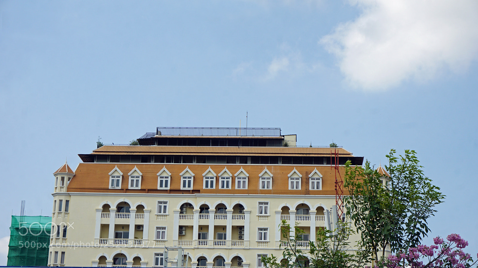 Sony a6000 sample photo. Building in phnom penh photography
