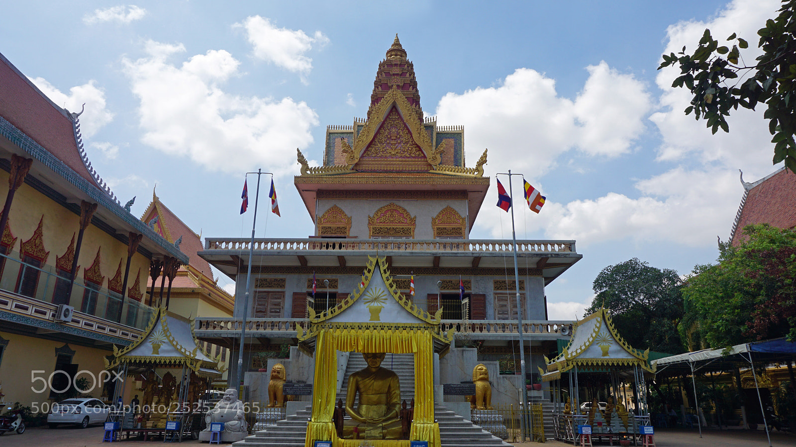 Sony a6000 sample photo. Phnom penh temple photography