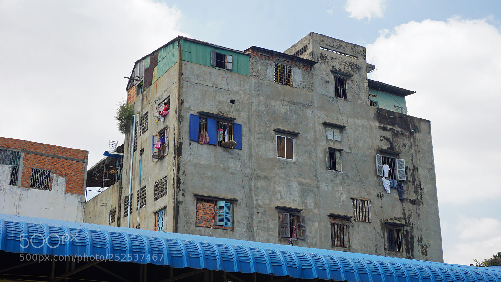 Sony a6000 sample photo. Building in phnom penh photography