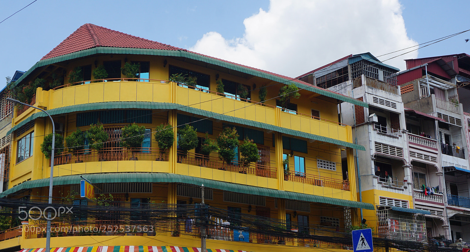 Sony a6000 sample photo. Building in phnom penh photography