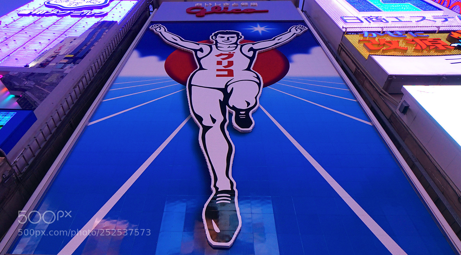 Sony a7R sample photo. Glico man photography