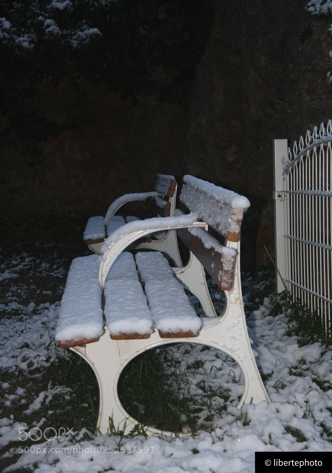 Canon EOS 1000D (EOS Digital Rebel XS / EOS Kiss F) sample photo. Neige photography