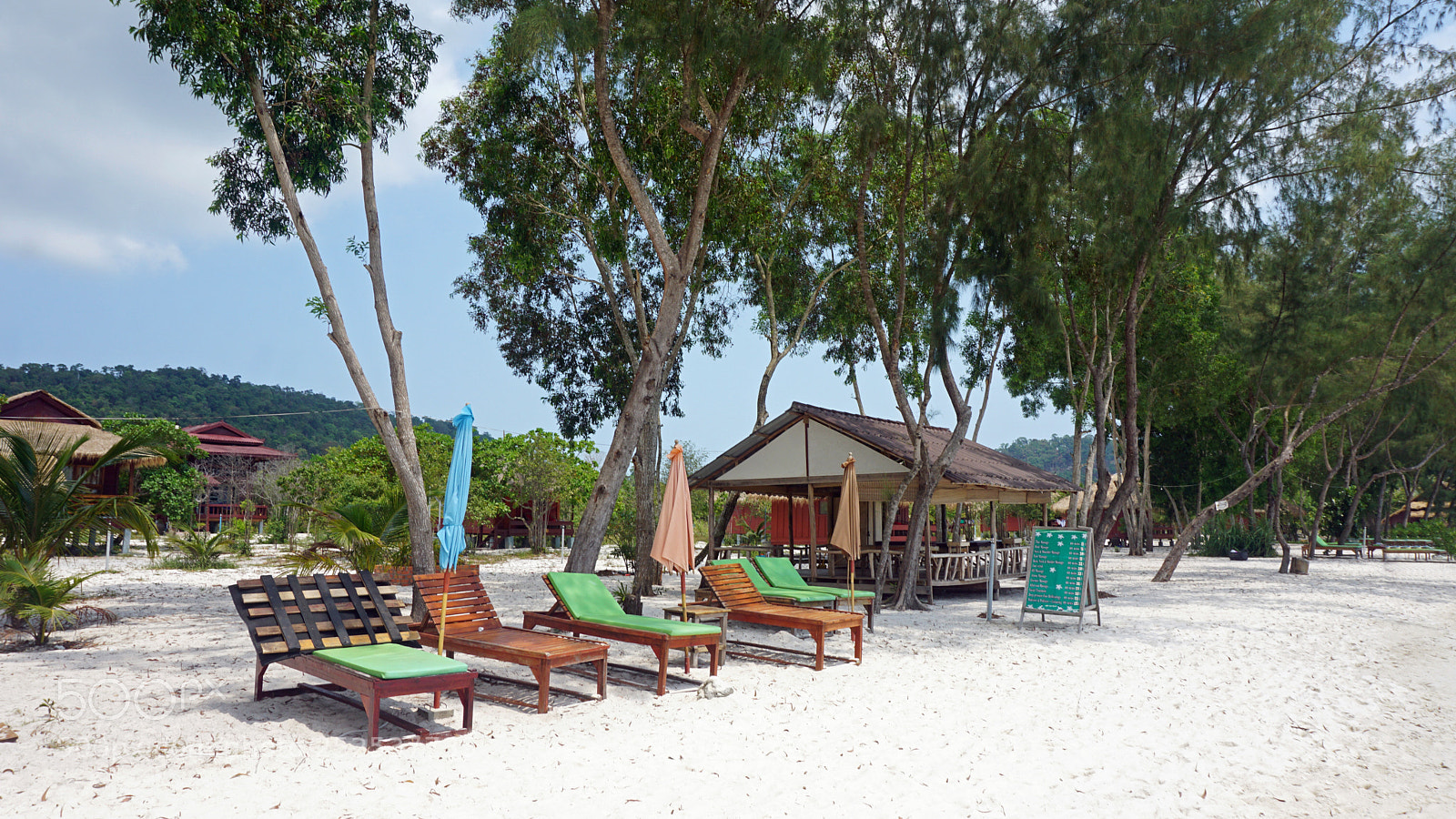 Sony a6000 sample photo. Koh rong beach huts photography