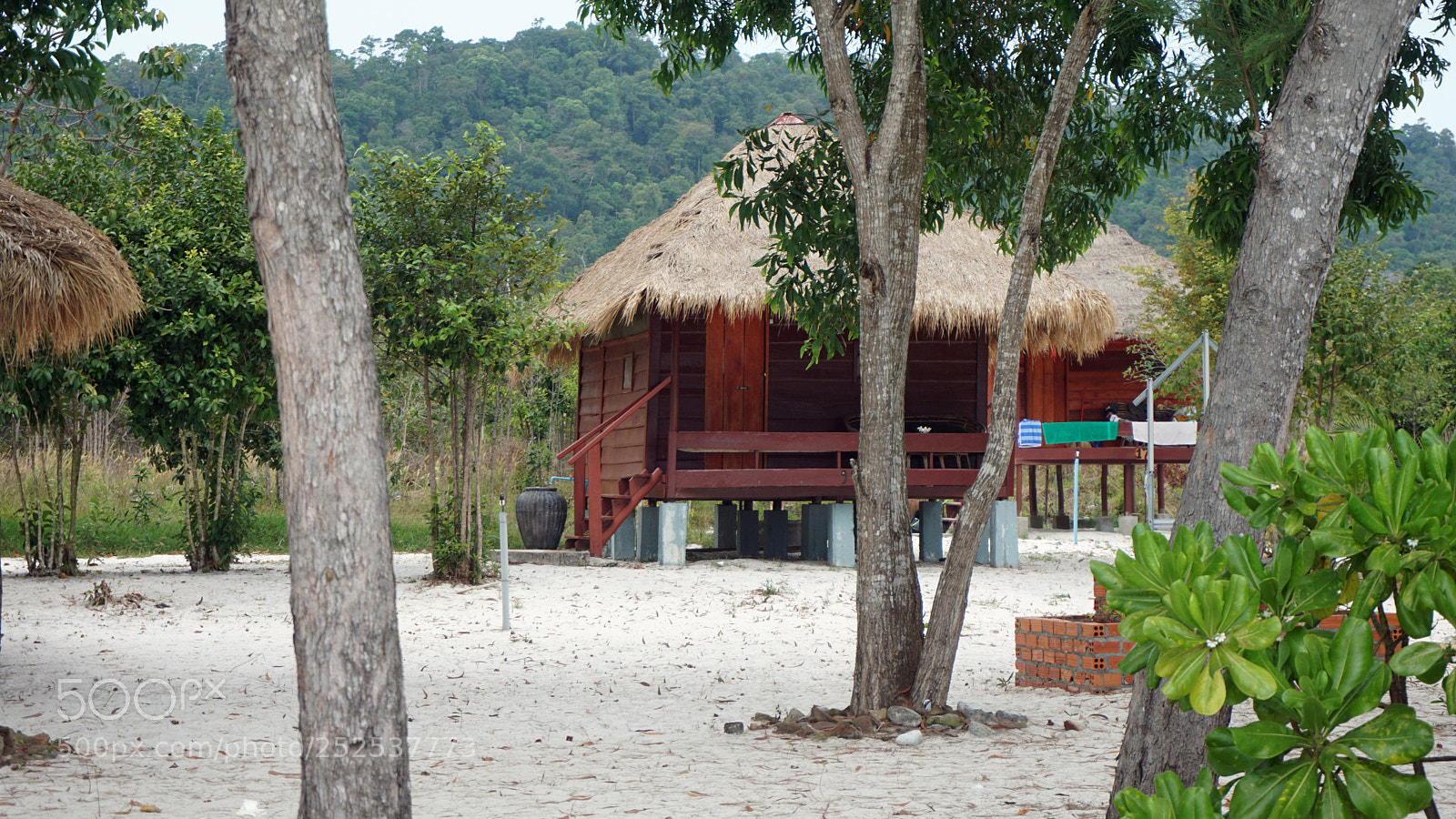 Sony a6000 sample photo. Koh rong beach huts photography