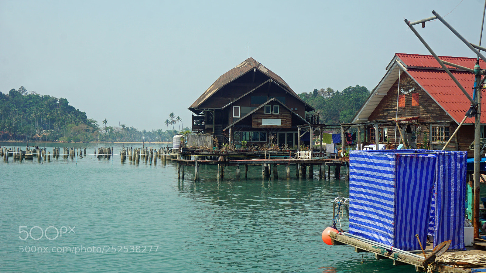 Sony a6000 sample photo. Wooden houses on koh photography