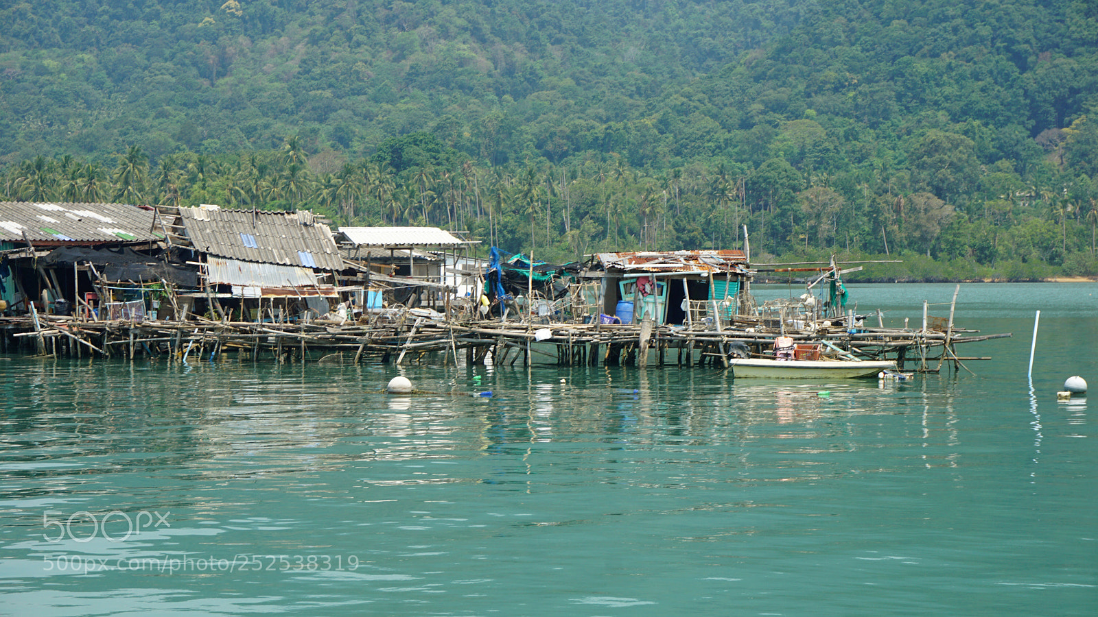 Sony a6000 sample photo. Wooden houses on koh photography