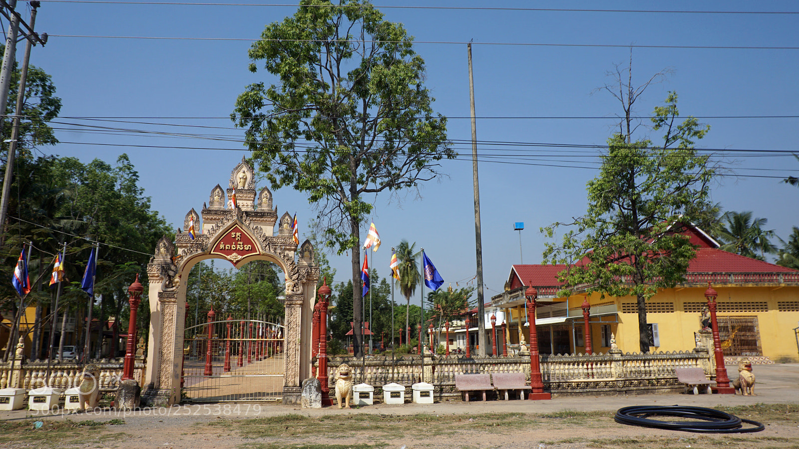 Sony a6000 sample photo. Architecture in battambang photography