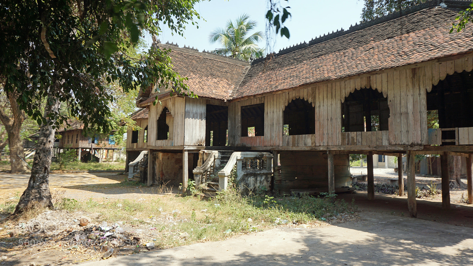 Sony a6000 sample photo. Architecture in battambang photography
