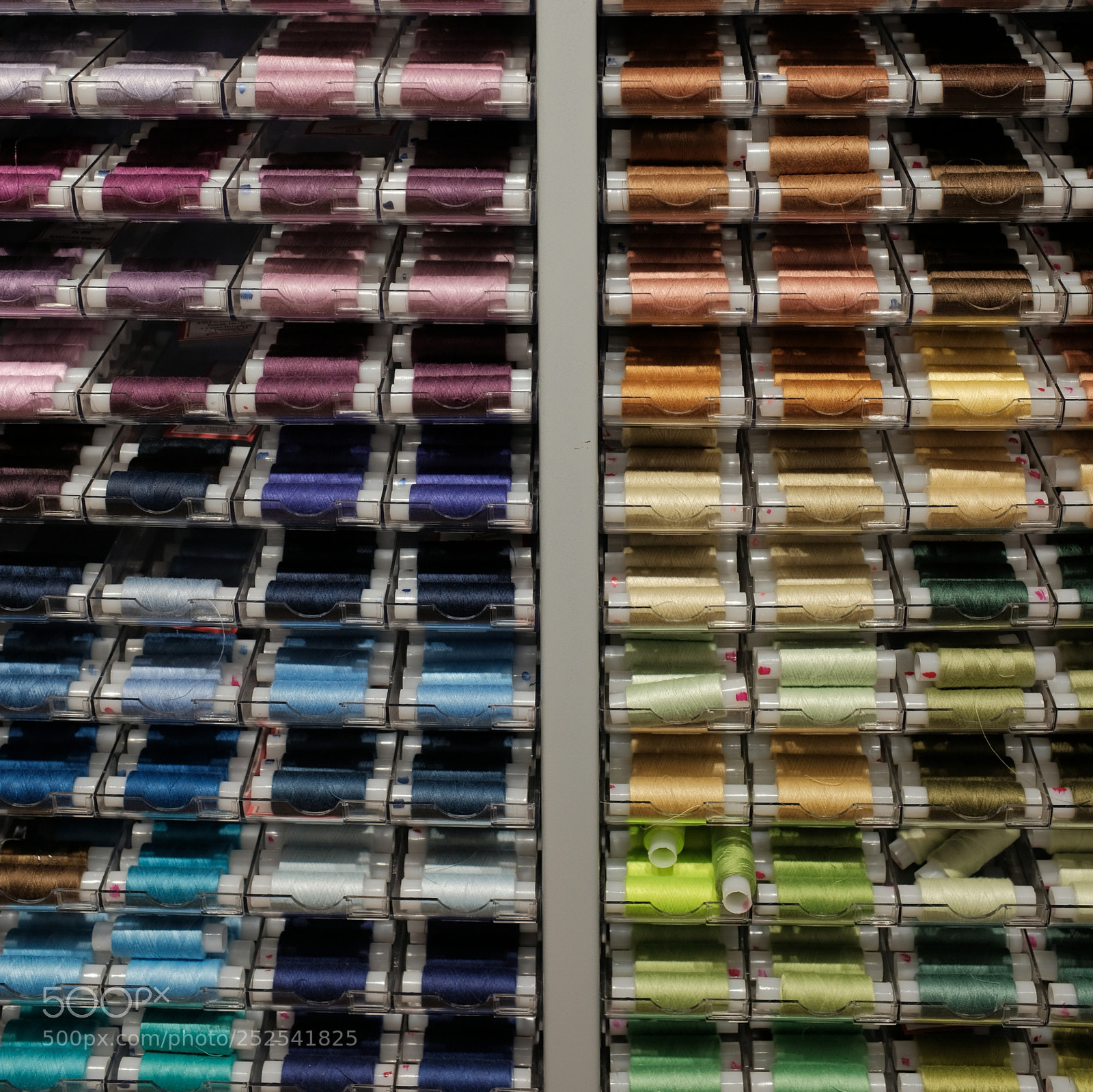 Fujifilm X100F sample photo. Orderliness photography