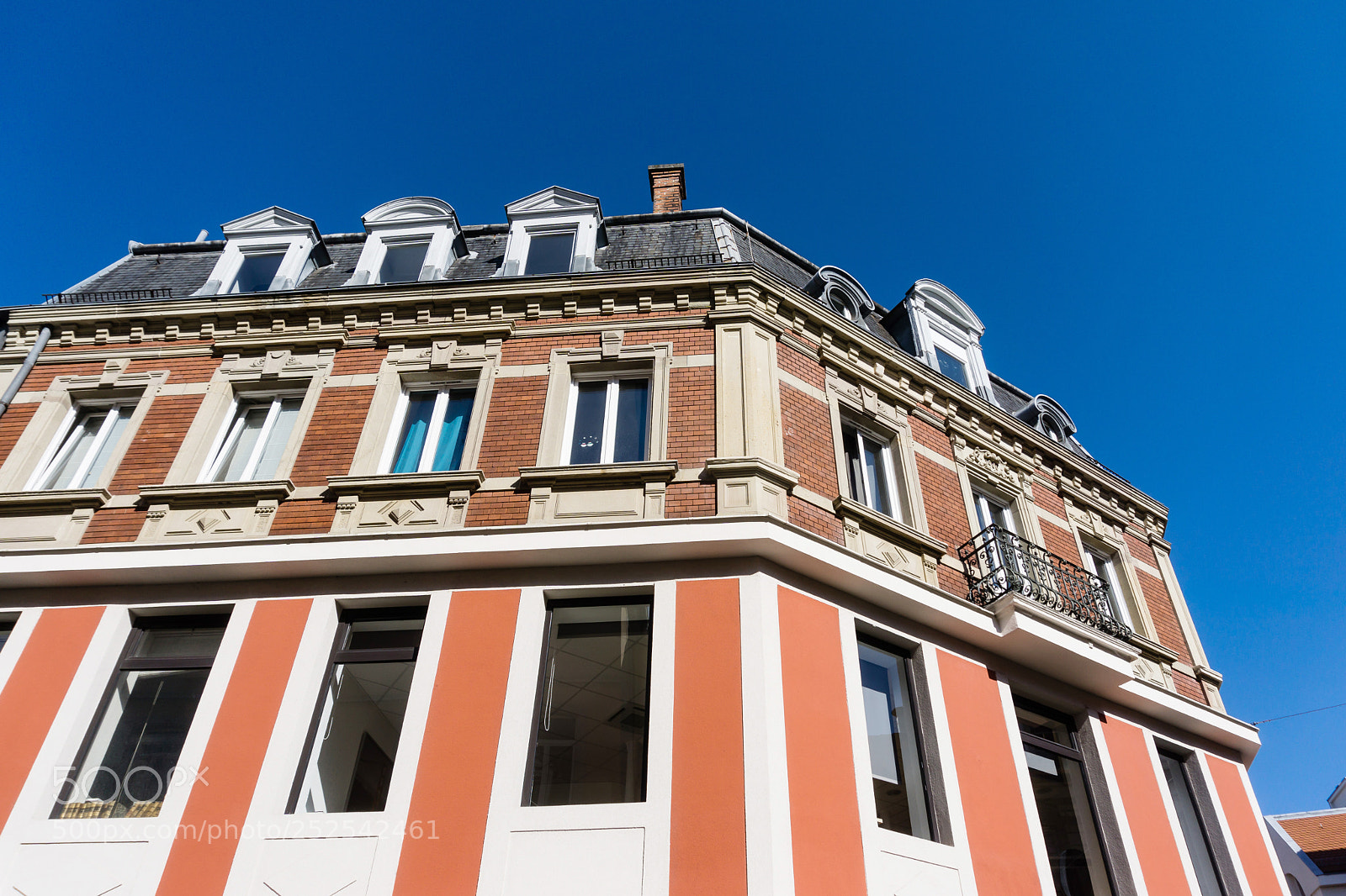 Sony a6000 sample photo. Antique building view in photography