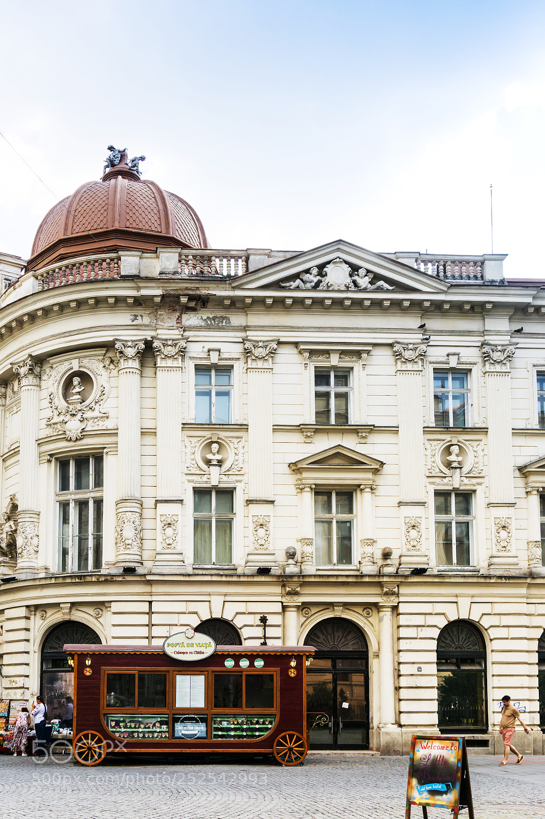 Sony a6000 sample photo. Bucharest, romania - august photography