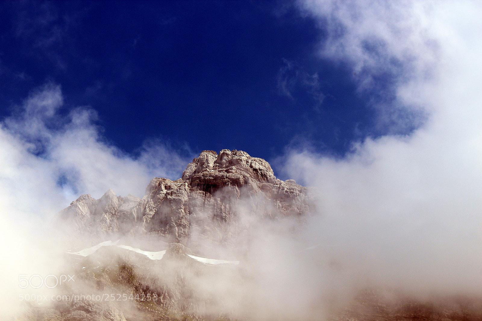 Canon EOS 600D (Rebel EOS T3i / EOS Kiss X5) sample photo. Mountain peak photography