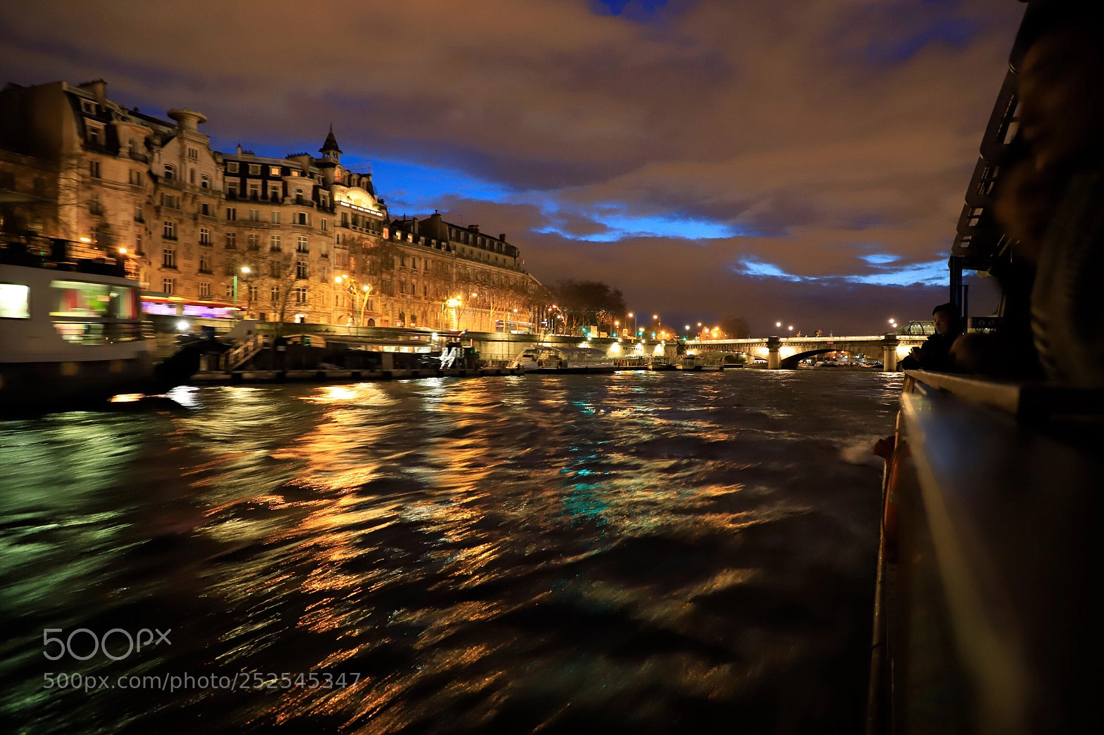 Canon EOS 6D Mark II sample photo. Sur le bateau photography