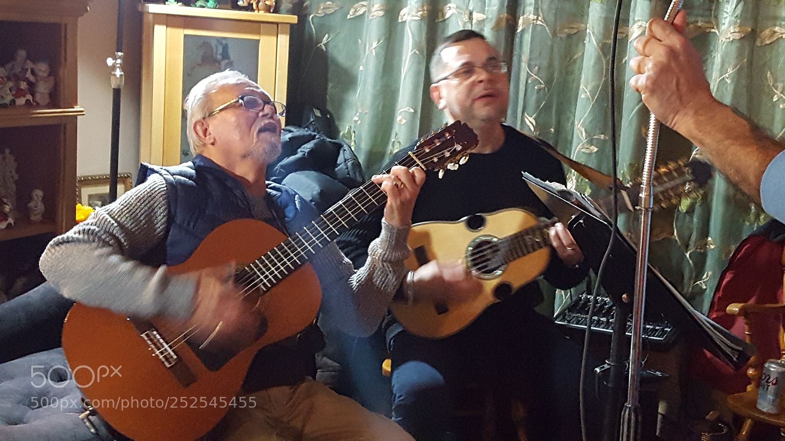 Samsung Galaxy S6 sample photo. Guitarist and singers photography
