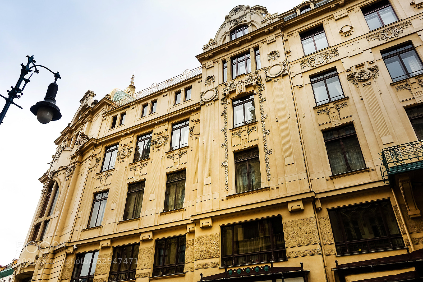 Sony Cyber-shot DSC-RX100 IV sample photo. Old town ancient architecture photography