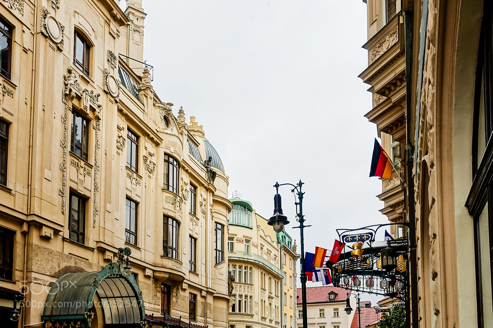 Sony Cyber-shot DSC-RX100 IV sample photo. Old town ancient architecture photography