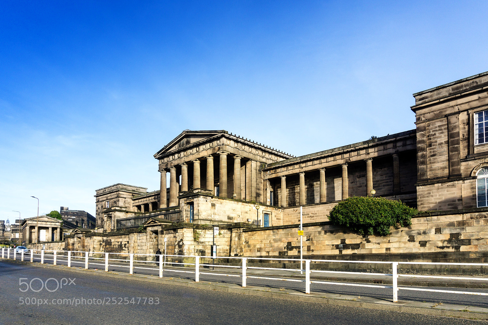 Sony a6000 sample photo. Street view of historic photography